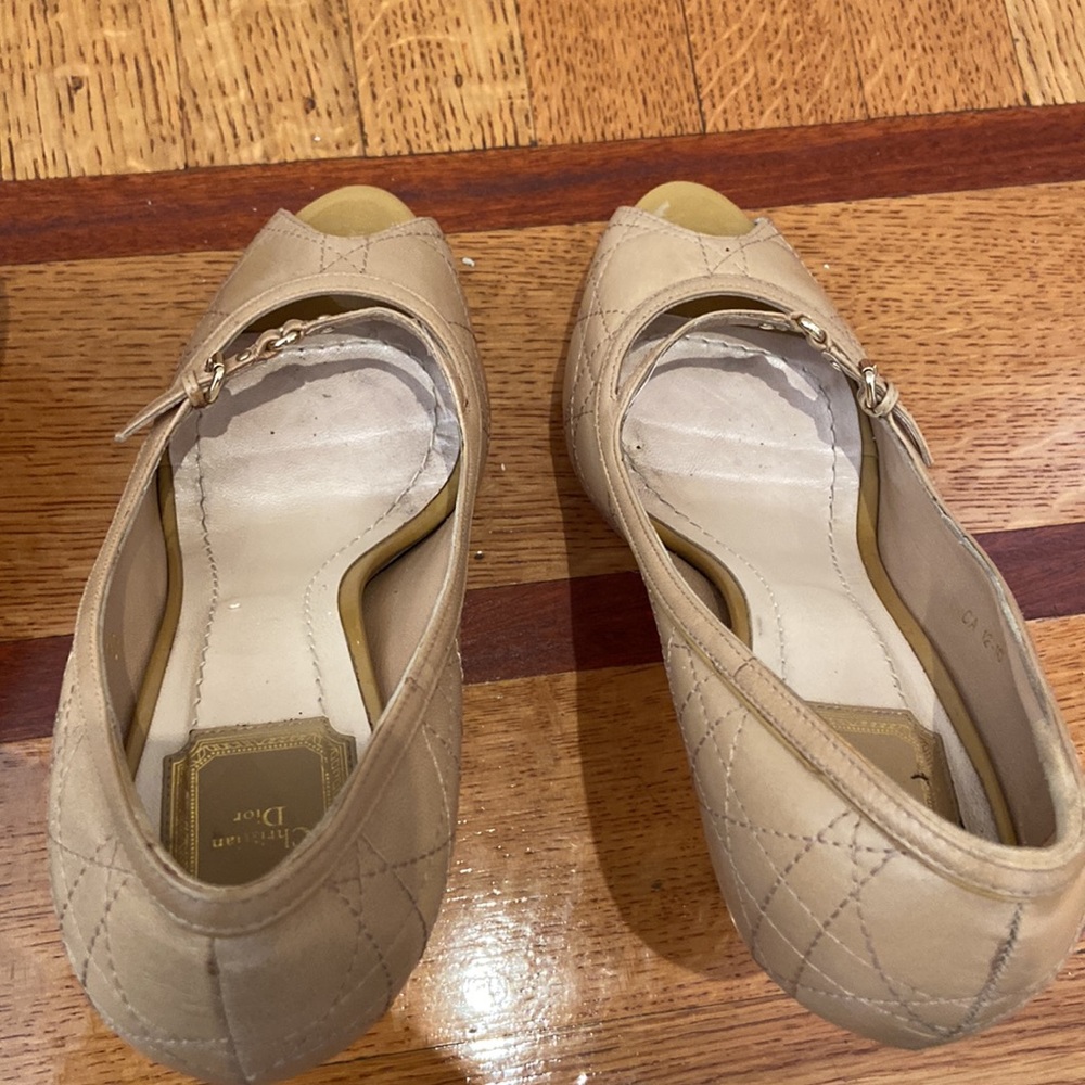 Christian Dior leather cross stitch taupe/tan pumps - Picture 7 of 7